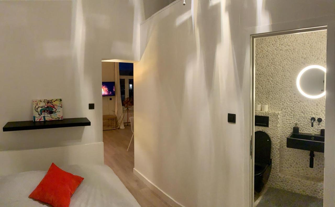 Sleep Inn - Black And White Modern Flat With Cityview Antverpy Exteriér fotografie